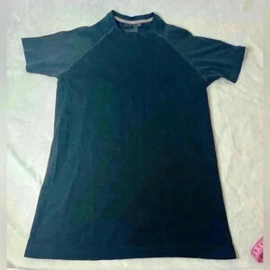 Alphalete fitted tee small